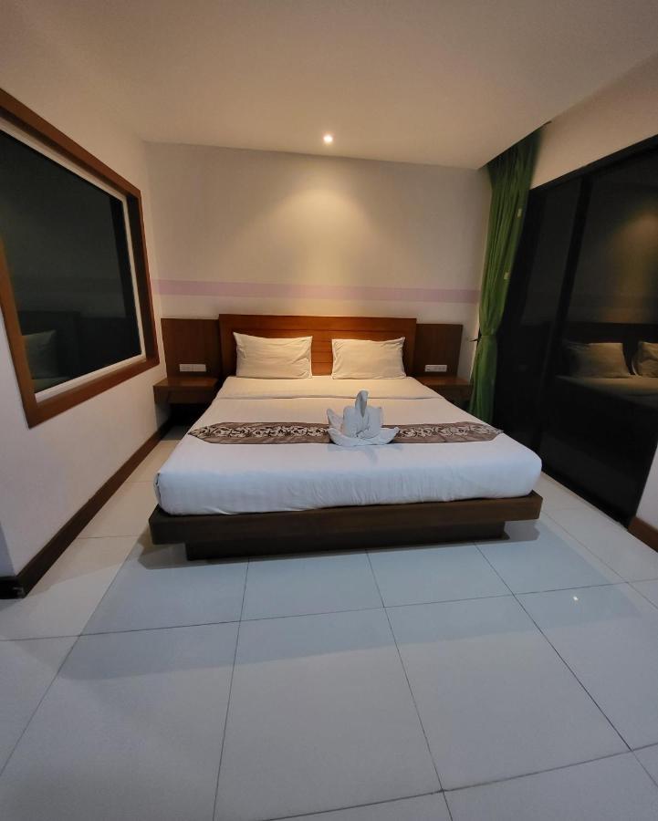 Chana Hotel Phuket Bagian luar foto