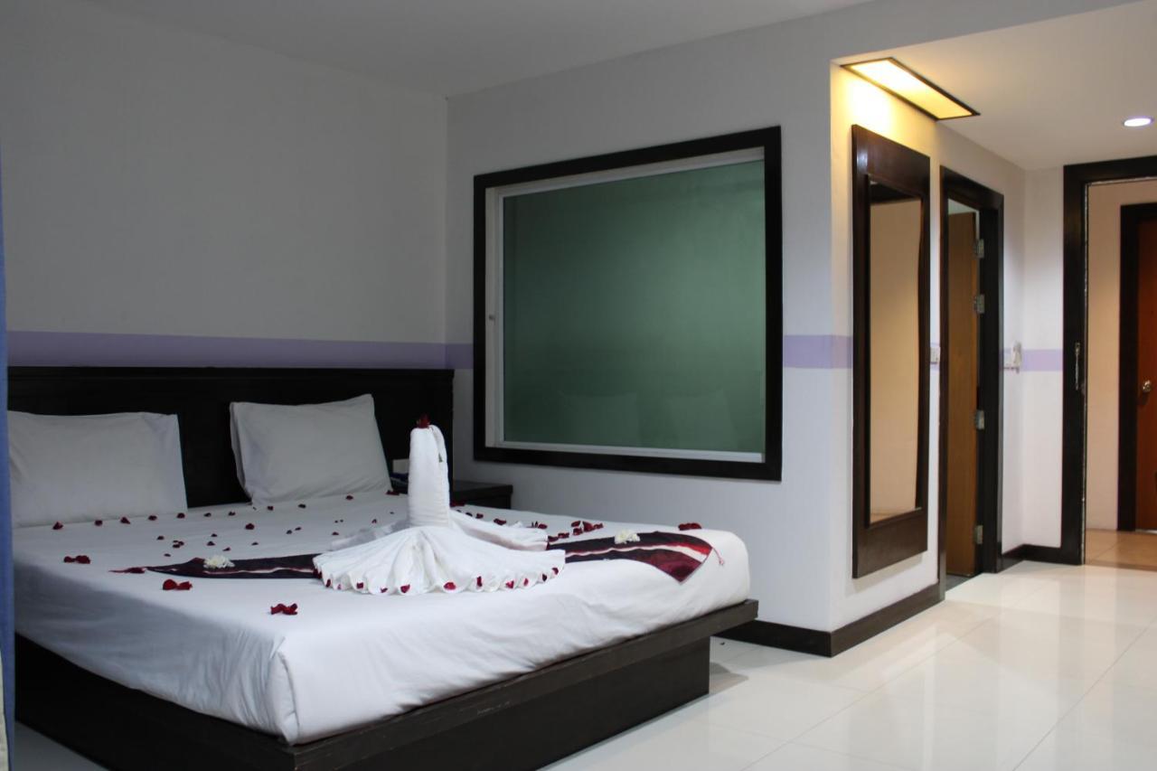 Chana Hotel Phuket Bagian luar foto