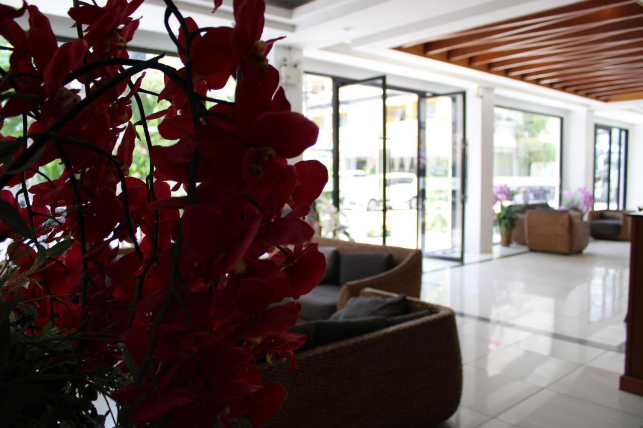 Chana Hotel Phuket Bagian luar foto