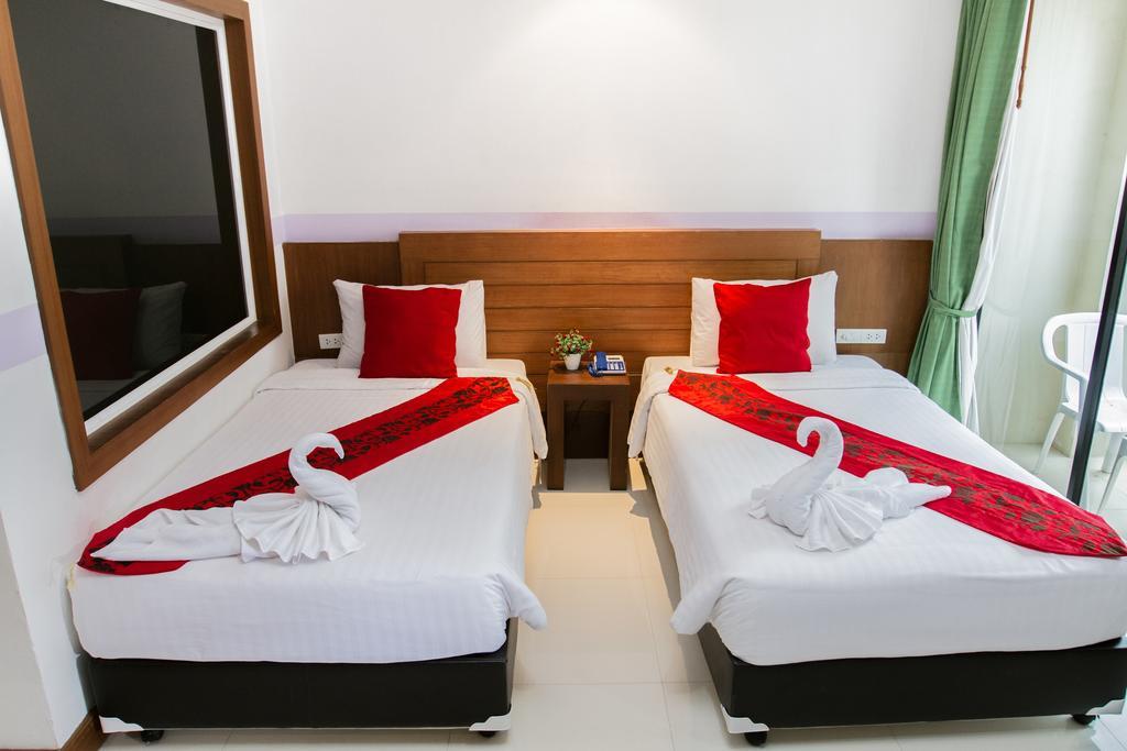Chana Hotel Phuket Bagian luar foto