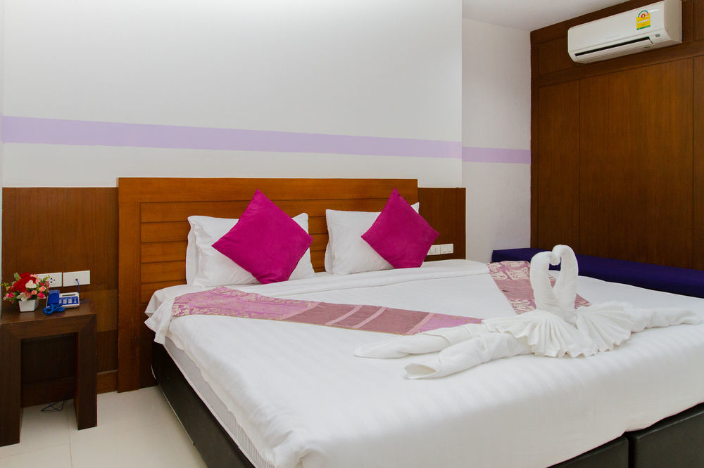 Chana Hotel Phuket Bagian luar foto